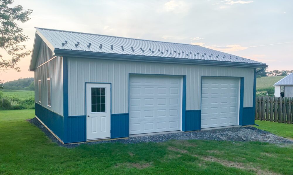 30x32x10 blue and white pole barn